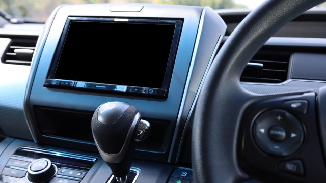 レンタカーのカーナビ完全解説！ 標準？オプション？ 道路交通法改正で何が変わったの？