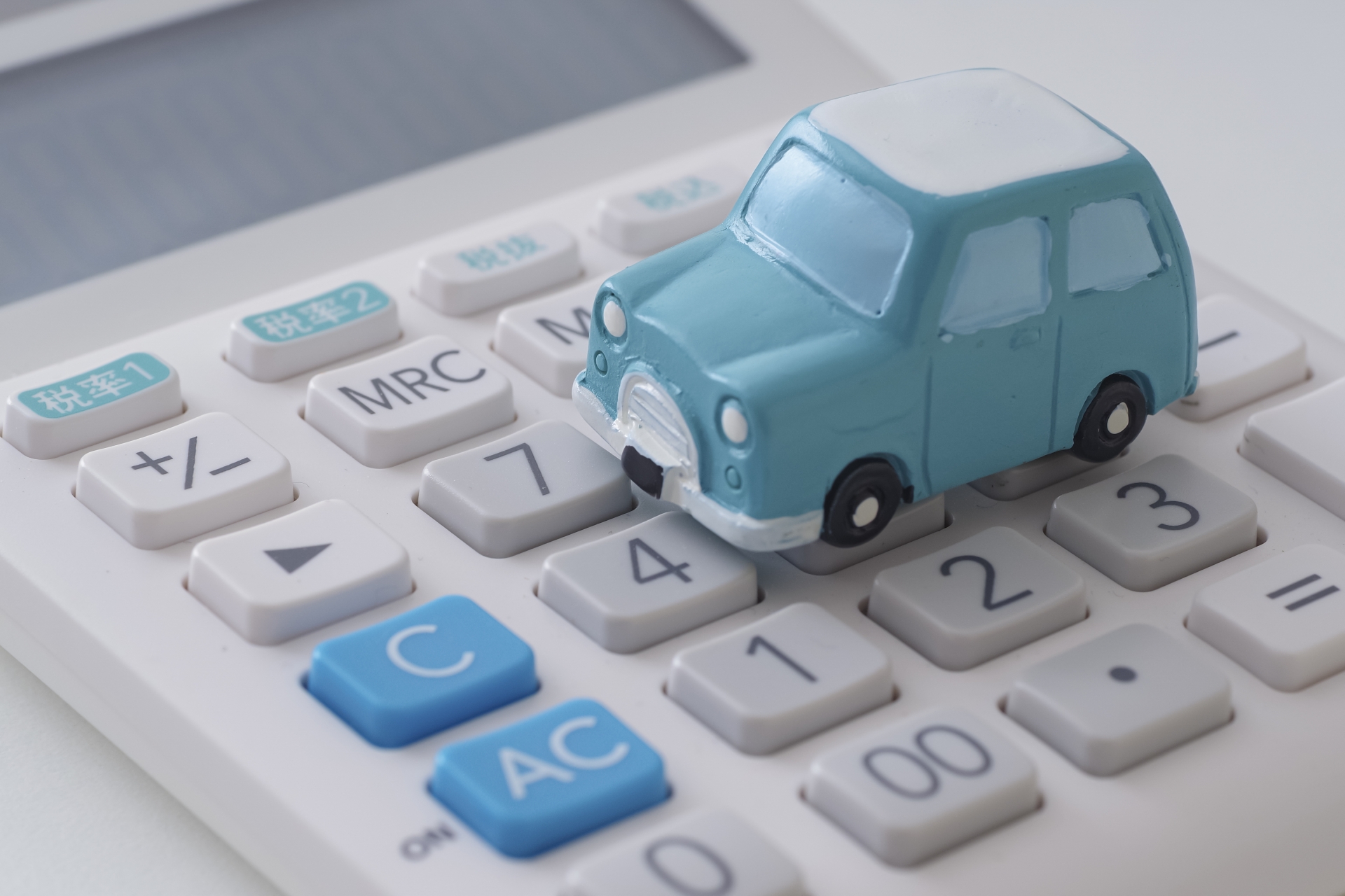 レンタカーの1日の相場っていくら？料金の目安とお得に借りる方法！